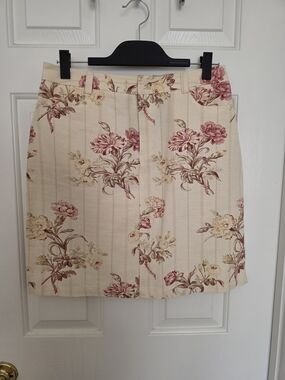 Kate Hill Cream Mini Skirt with Rose Floral Print